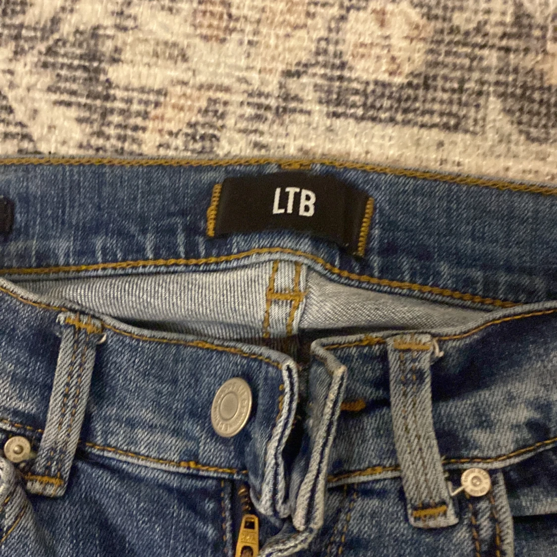 Blå midwaist bootcut jeans från LTB - 1