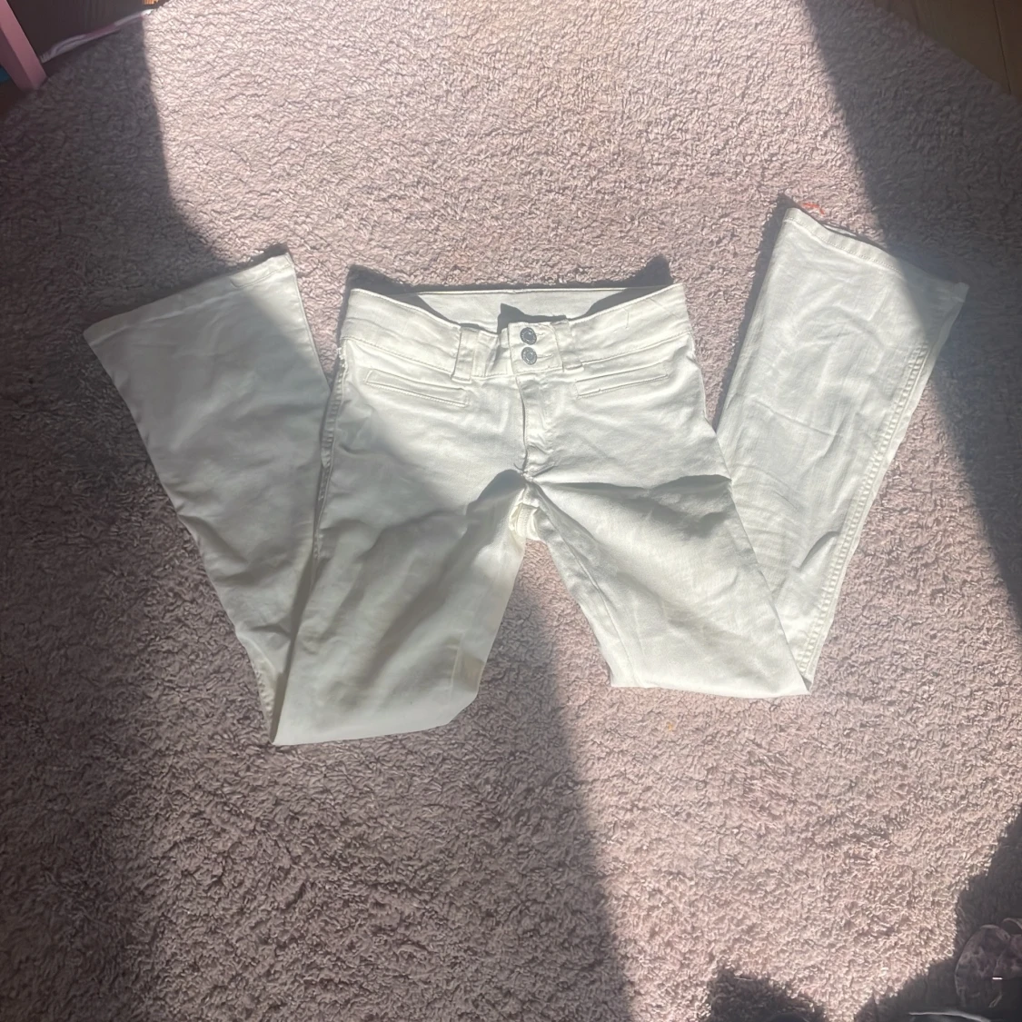 Vita bootcut jeans från H&M, stl 152