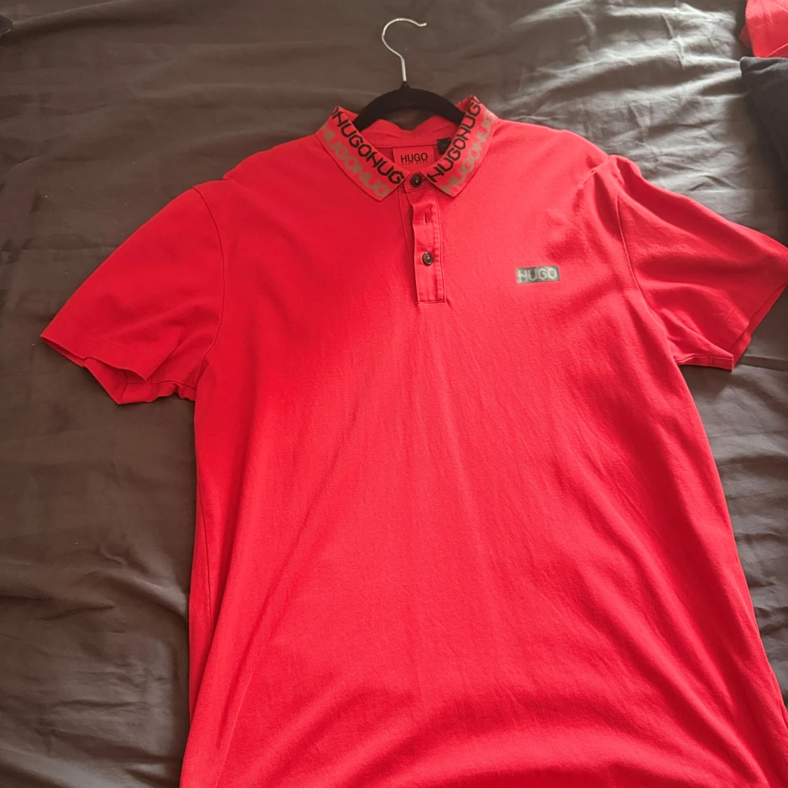 Röd pikétröja från Hugo Boss - 1