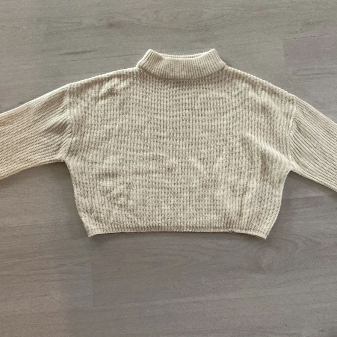 Beige croppad polotröja Divided H&M