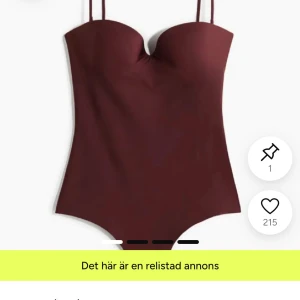 Vinröd hm body - Hm body endast använd en gång, ny skick. Bortklippta lappar så vet ej st men skulle gissa på 75B/75C💕💕💕 Helt slutsåld!!!!!