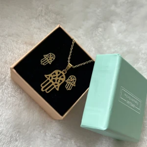 Set 18 k Guldpläterat  - Örhängen och halsband 
