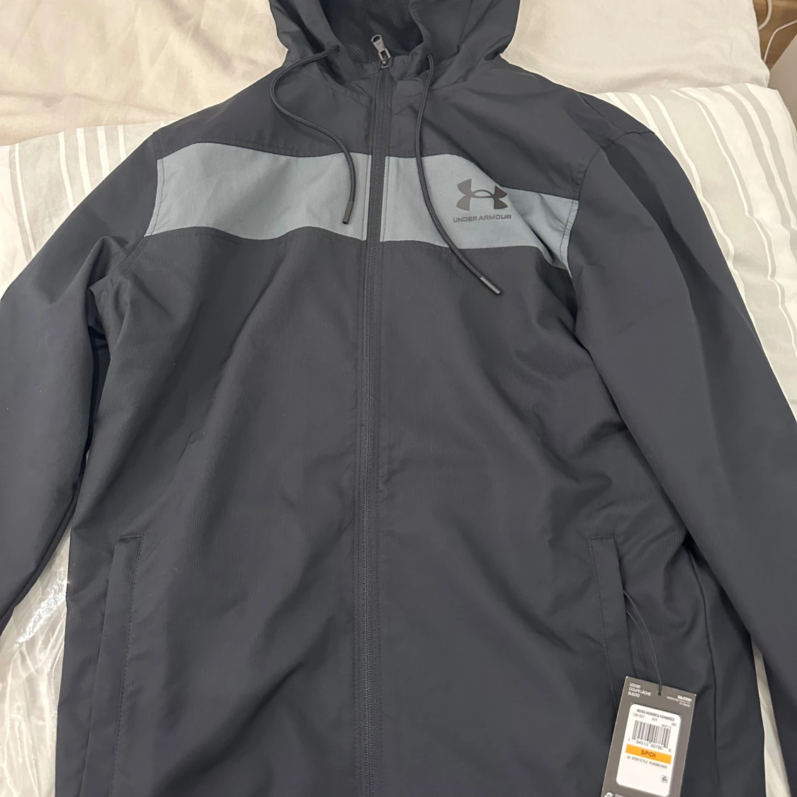 Svart vindjacka från Under Armour - 3