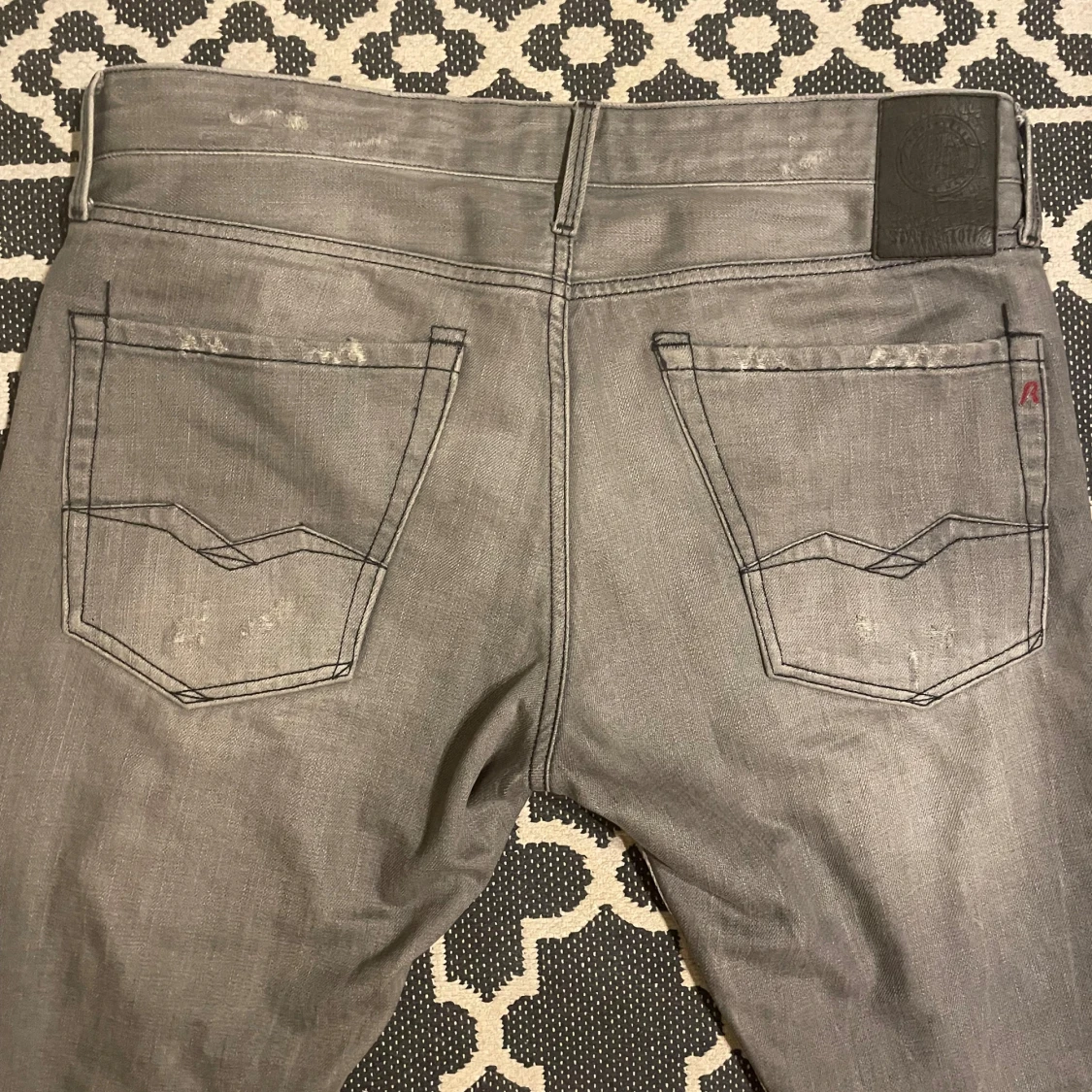 Grå jeans från Replay - 1