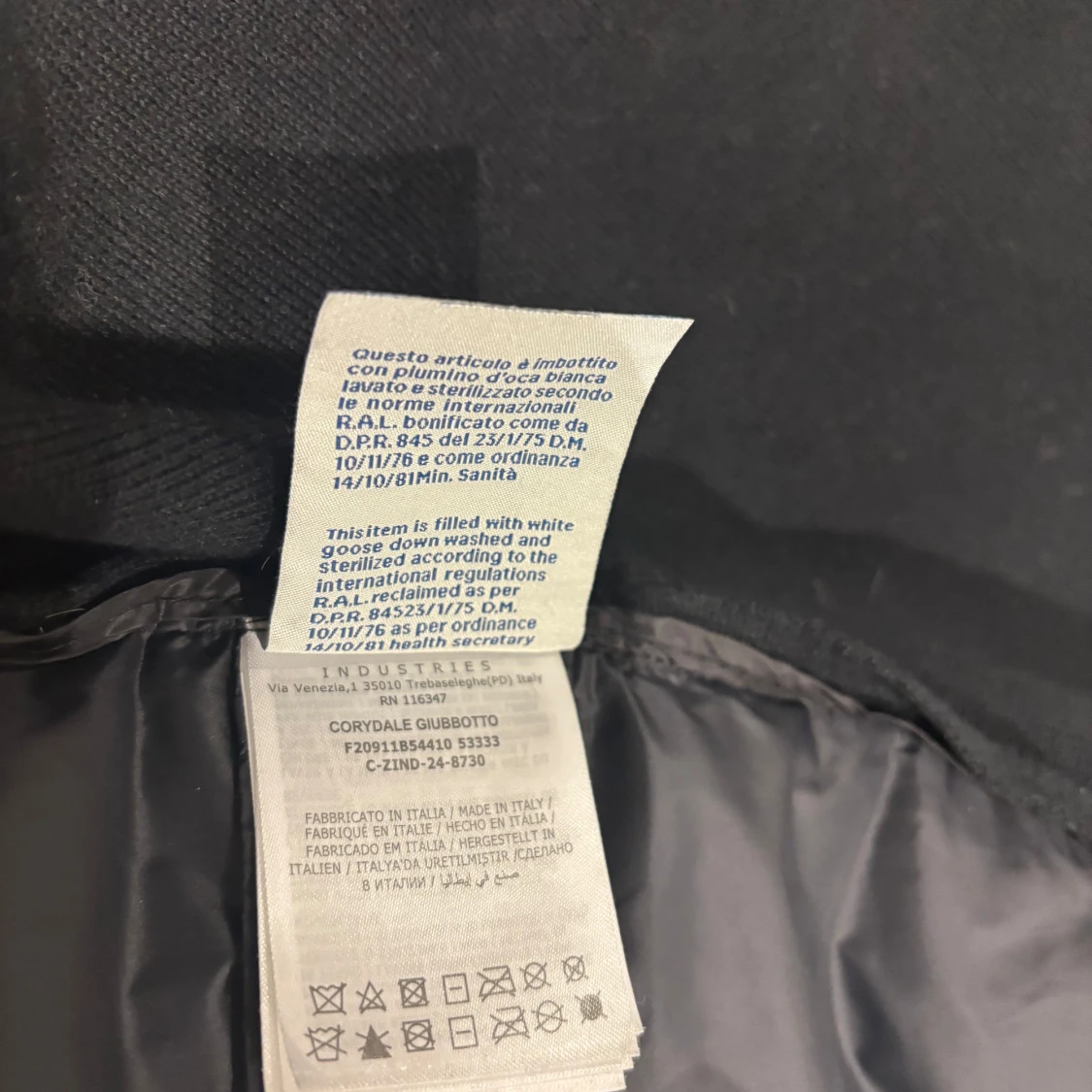 Svart pufferjacka från Moncler - 3