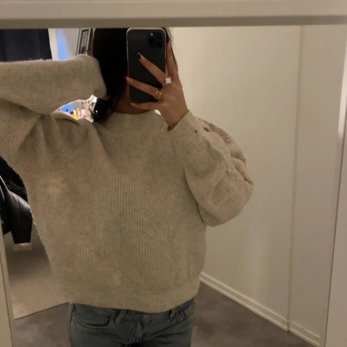 Beige stickad tröja med öppen ryggfrån 1.STATE - 2