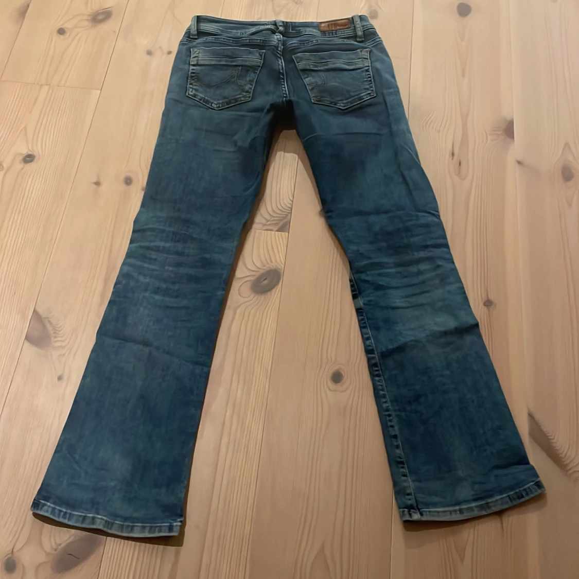 Blå bootcut jeans från LTB - 1