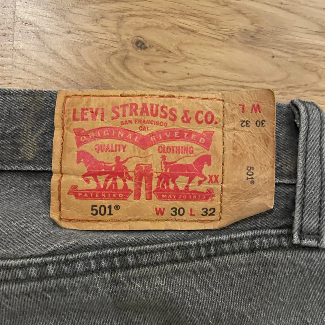 Grå Levis 501 jeans - 2