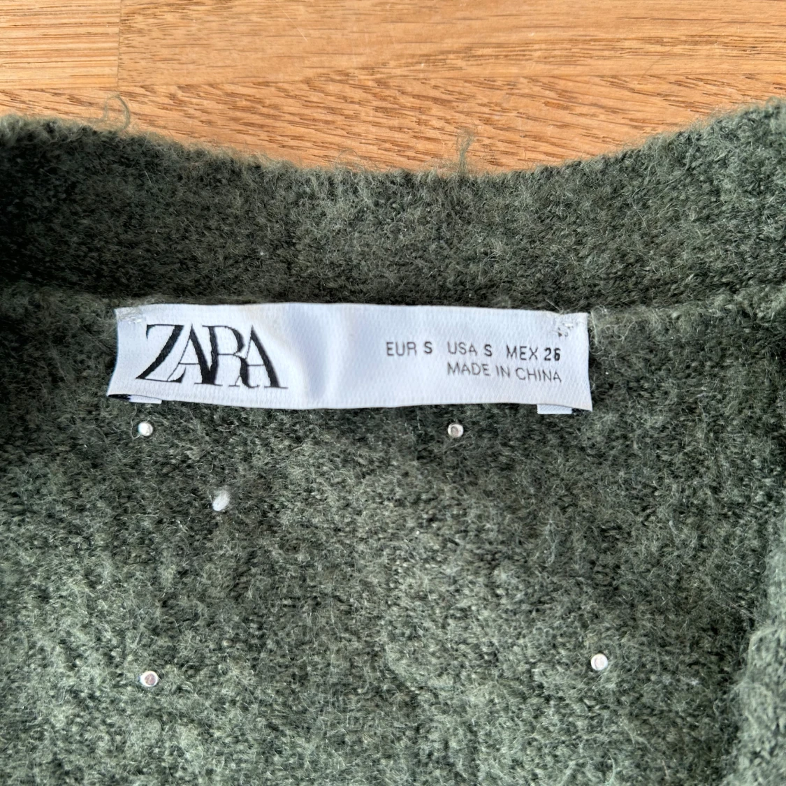 Grön kofta från Zara med pärldetaljer - 3