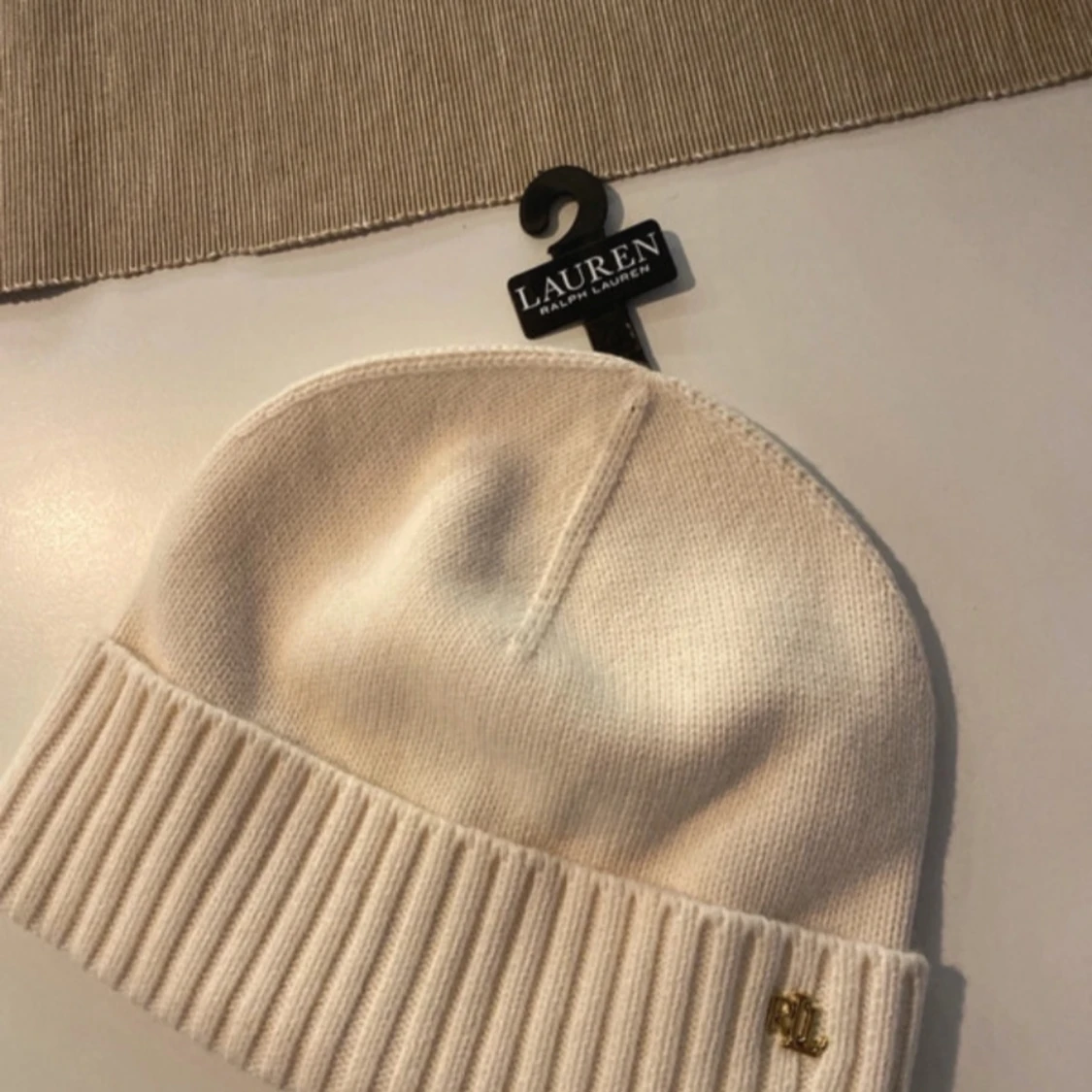 Vit stickad mössa från Lauren Ralph Lauren - 3