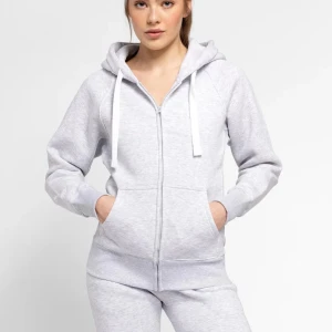 Russemerch set - Säljer detta supersnygga set från Russemerch!🫶🏼endast använd fåtal gånger. Xs i båda delarna. Skick 10/10