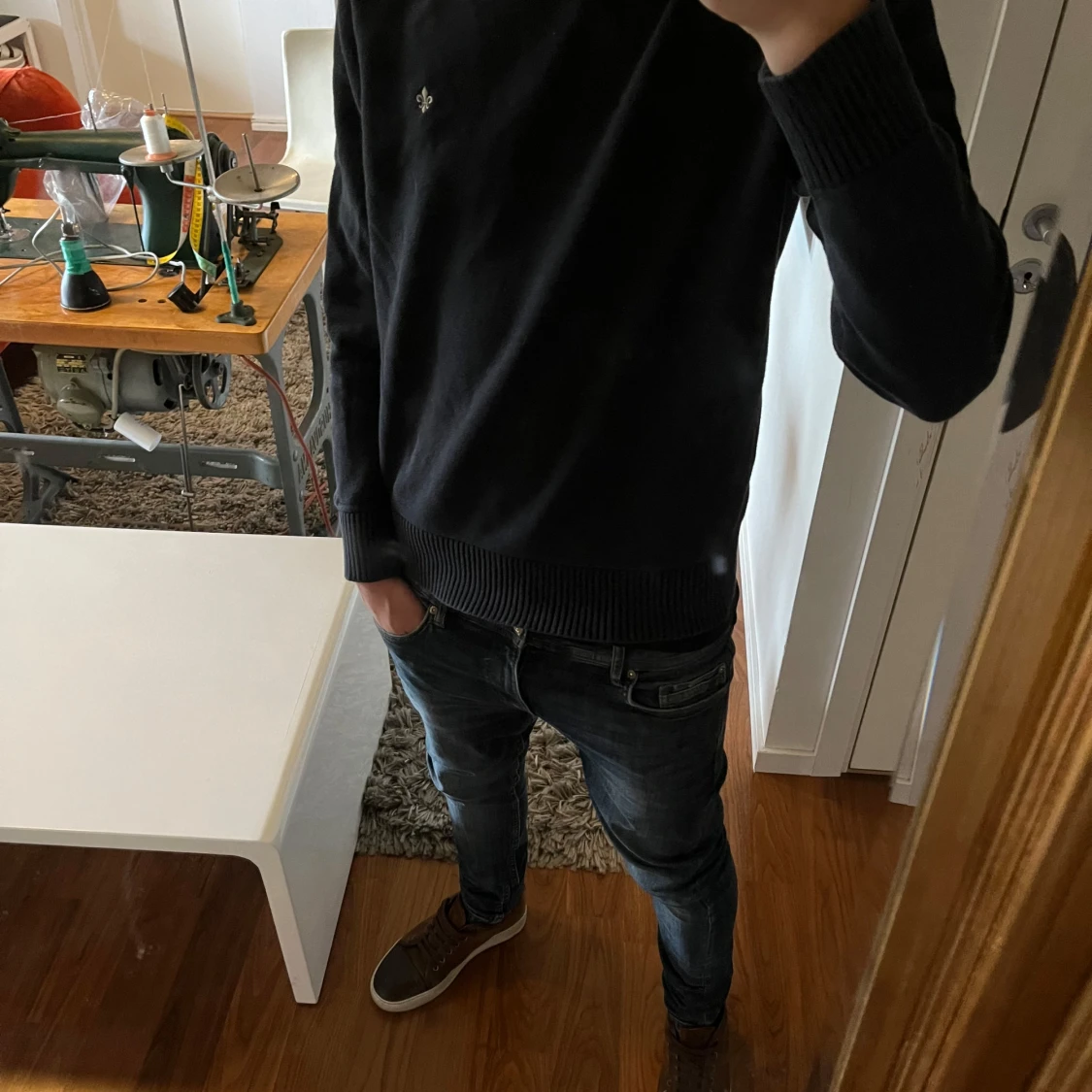 Mörkblå stickad tröja från Morris