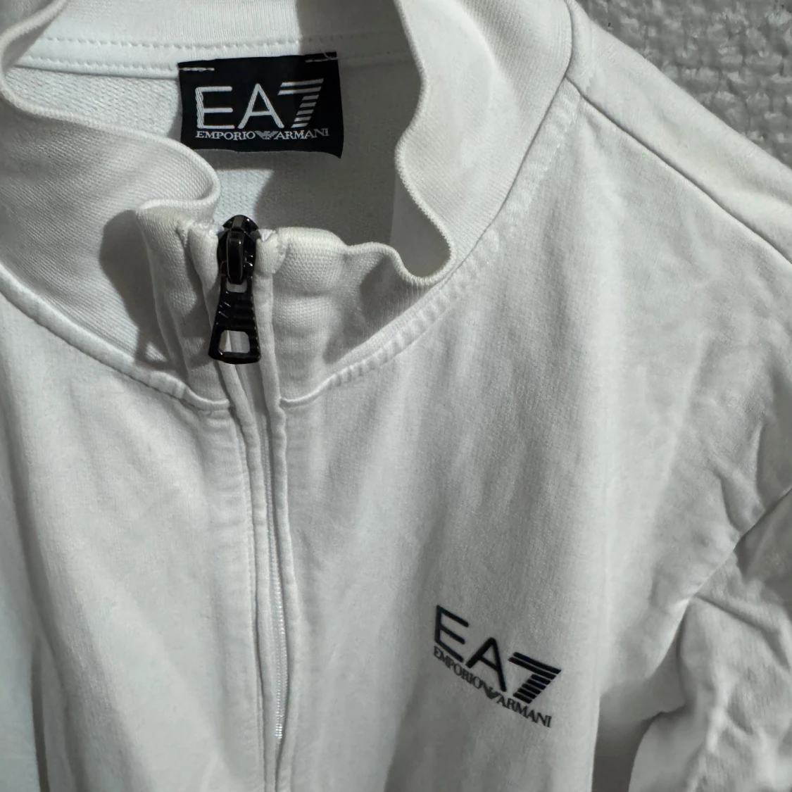 Vit zipjacka från EA7 Emporio Armani - 1