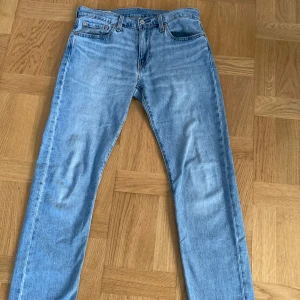 Levi's 502  - Ljusblå levi’s jeans i modellen 502, storlek 32/29 nästan aldrig använt då dem var i fel storlek för mig, mycket bra skick
