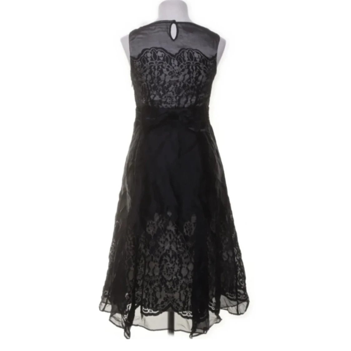 Svart spetsklänning från Monsoon i siden och viscose  - 1