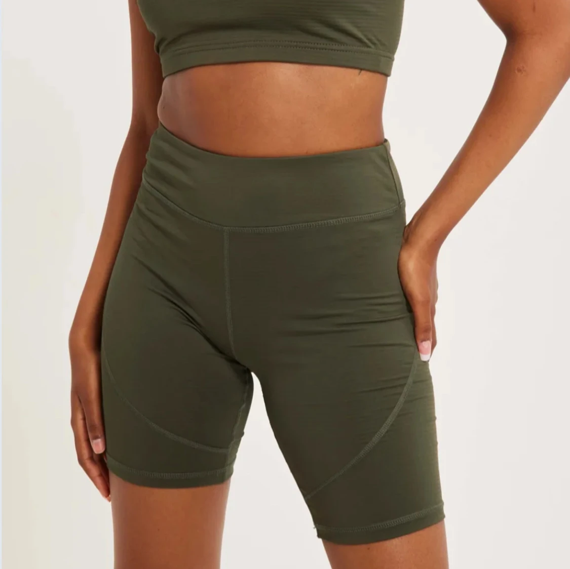 Olivgröna cykelbyxor  - 1