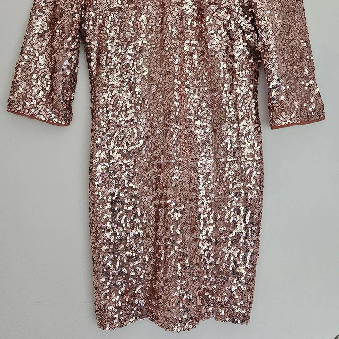 Paljettklänning i roséguld  - 2