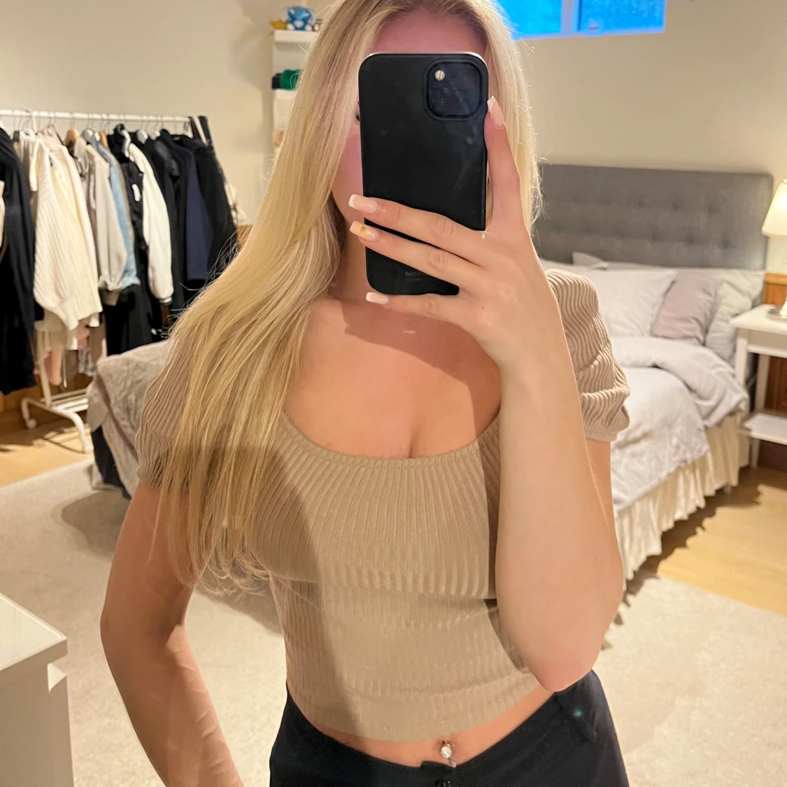 Beige ribbad croppad topp