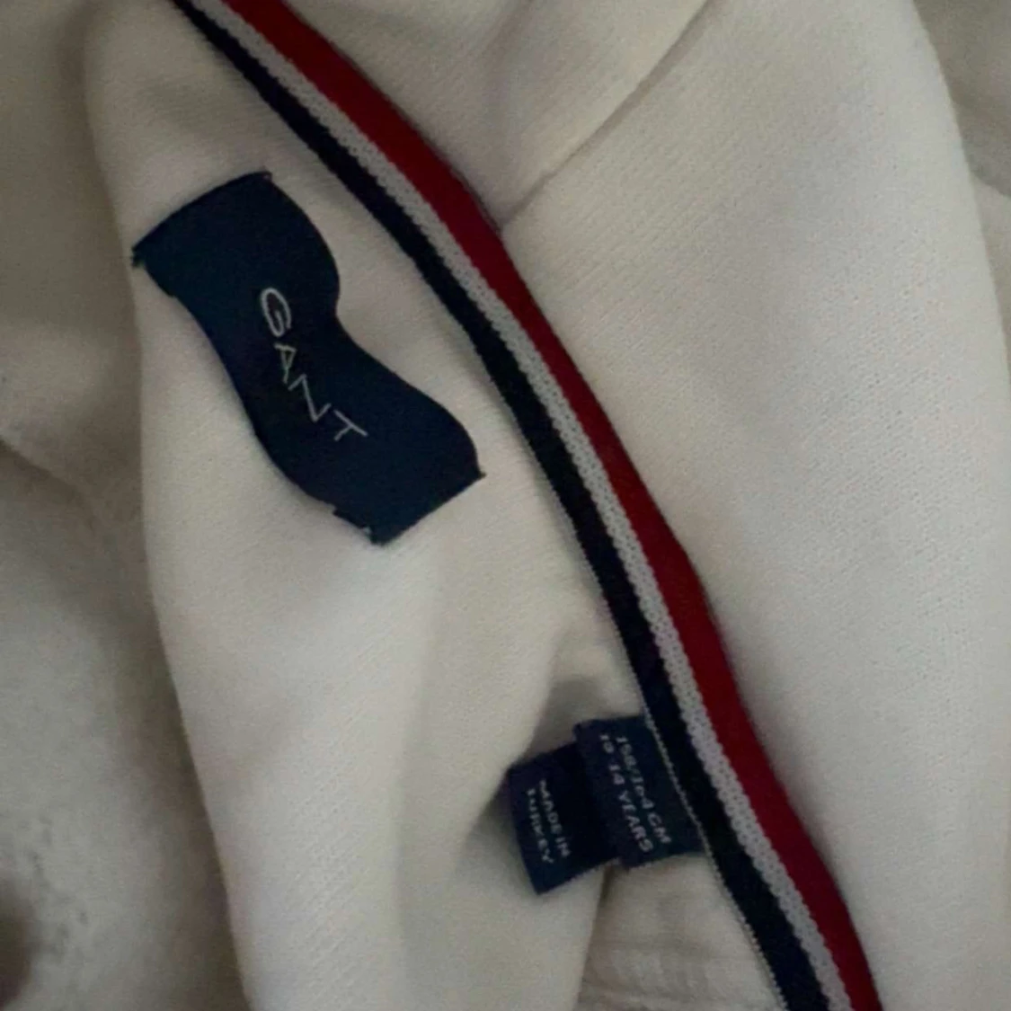 Vit hoodie från Gant  - 4