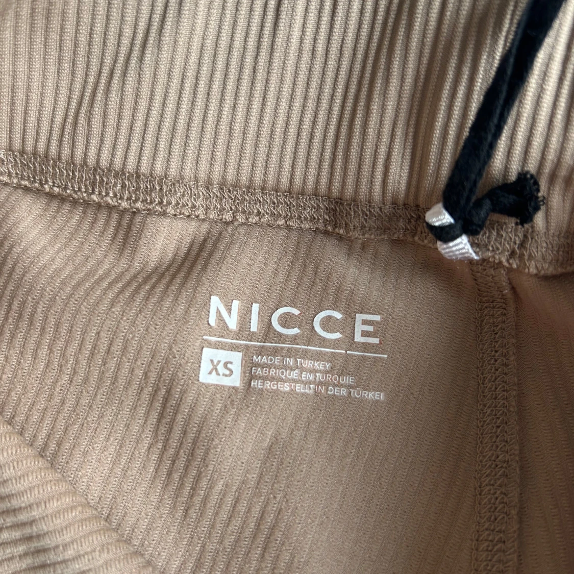 Shorts från NICCE - 1