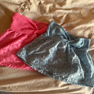 Tub toppar  - Två söta tub toppar! Aldrig använda! Säljer då dem var för å för mig! Dem är i st.M men skulle säga att dem passar mer en S! 200kr för båda 100 för en💗