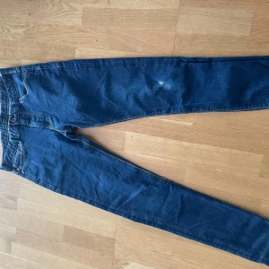 Blå jeans från Emporio Armani - Armani jeans storlek-29