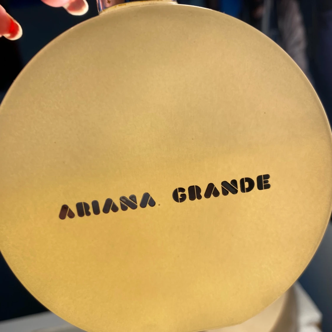 Ariana Grande Cloud 2.0 - 1