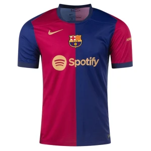 FC Barcelona matchtröja Nike blå/röd - Snygg FC Barcelona fotbollströja från Nike med klassisk halva-halva design i blått och rött. Tröjan har klubbmärke, Nike-logga och Spotify som sponsor framtill. Tillverkad i lätt och ventilerande material, perfekt för match eller träning.