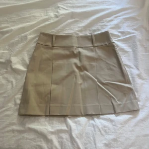 Kjol & Other Stories - Knappt använd