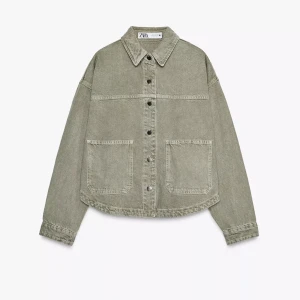 Overshirt i beige denim från Zara - Snygg grön jeansjacka från Zara!💗