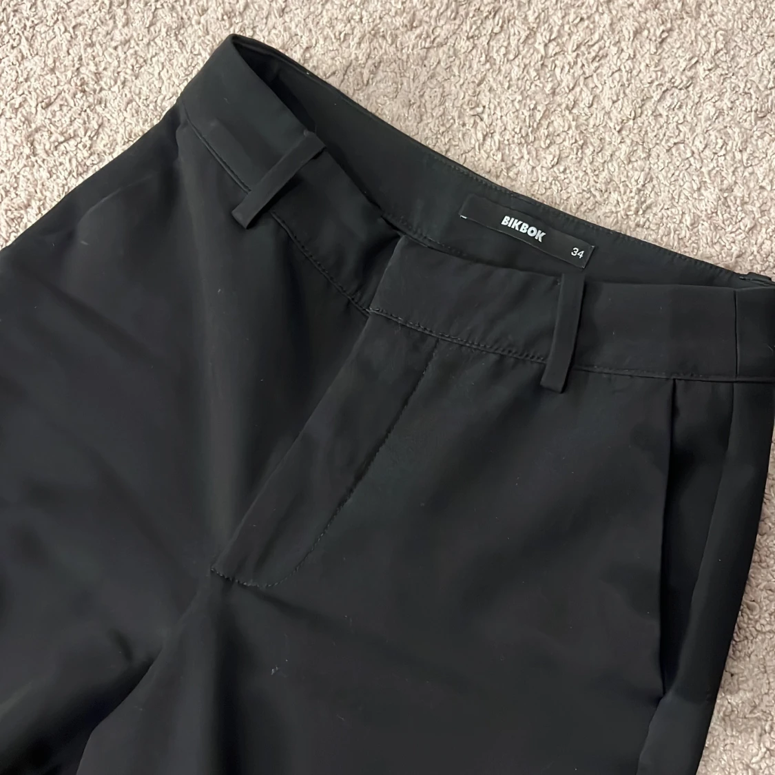 kostymbyxor från Bik Bok - 2