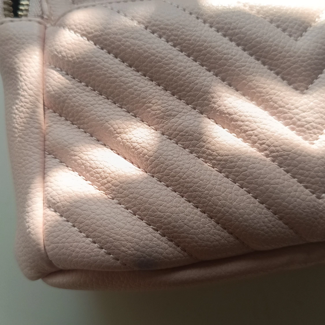 Ljusrosa ryggsäck från Victoria's Secret - 4