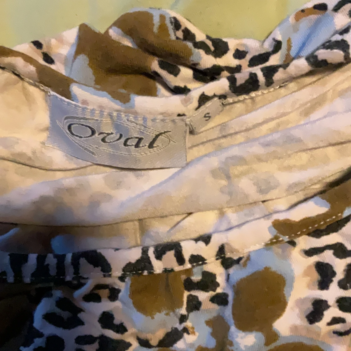 Leopardmönstrad topp från Oval - 1