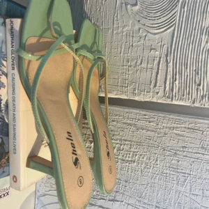 Klackarskor - Snygga mintgröna klackaskor från Shein. Helt nya aldrig använda.