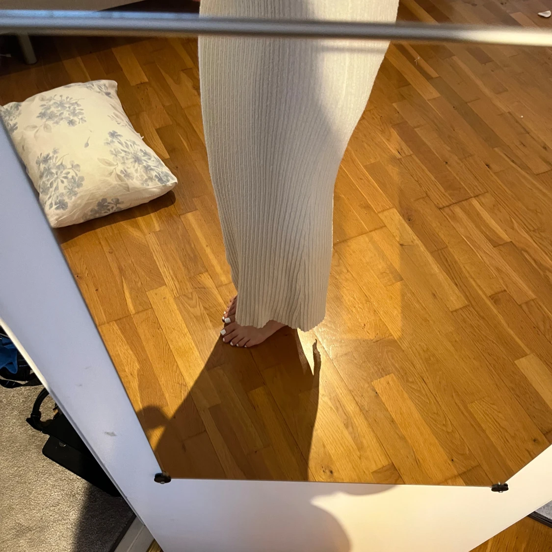 Vit ribbad långkjol med slits - 2