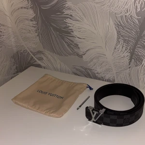 Bälte/Skärp - Bälte i storlek 105cm, dm vid intresse!