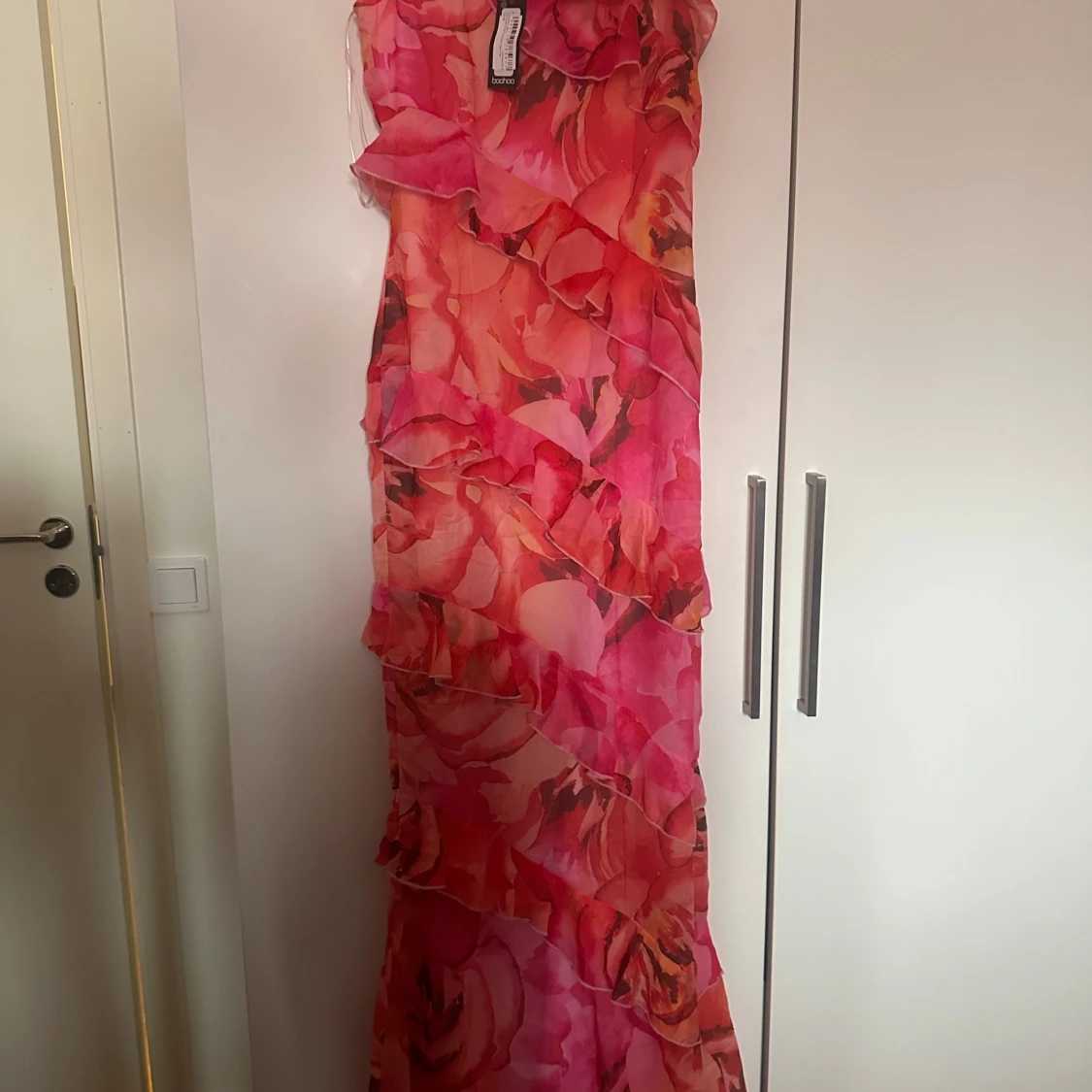 Färgglad långklänning med volanger - 2