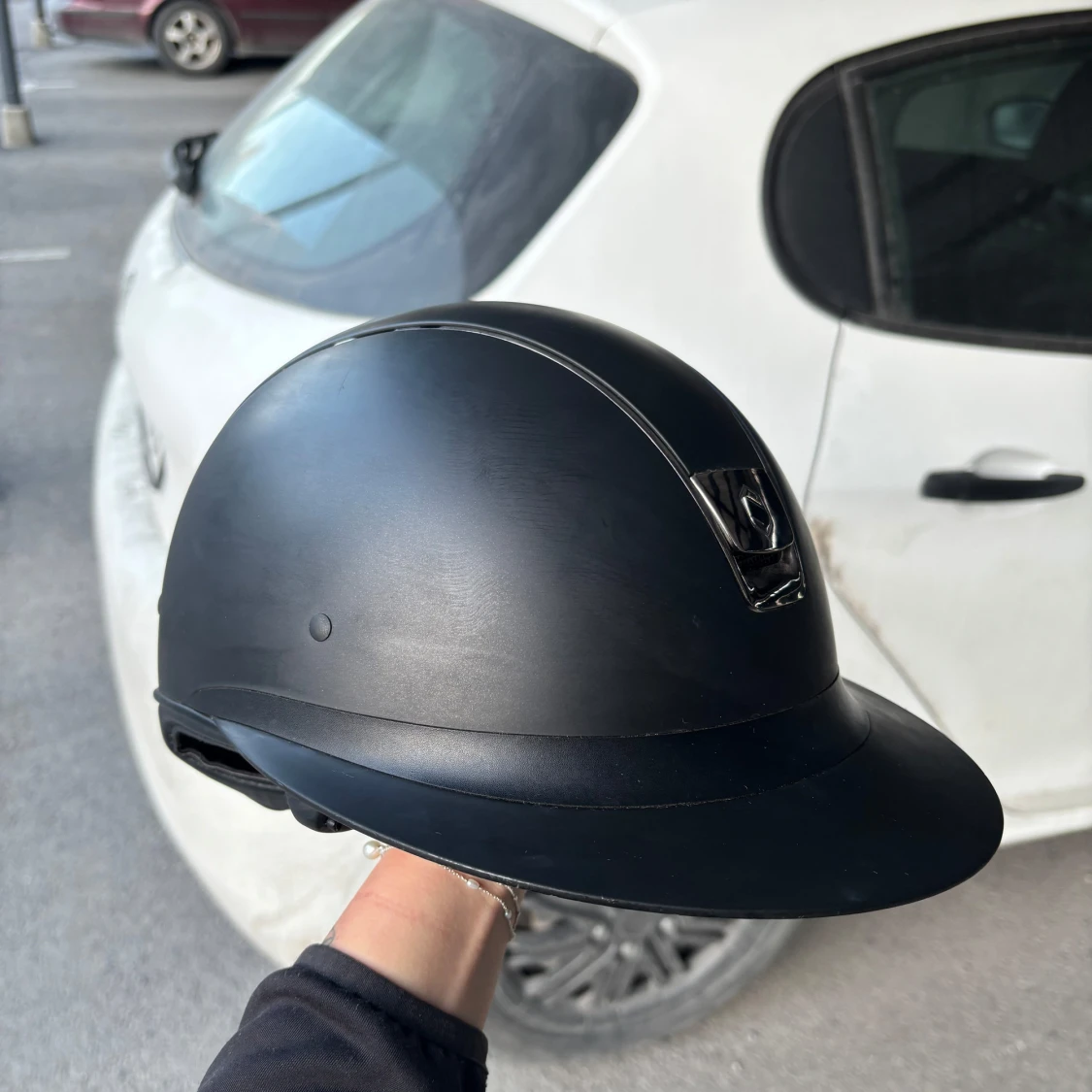 Svart ridhjälm från Samshield - 1