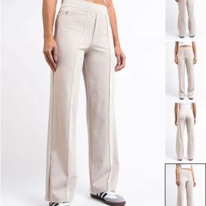 Beige vida madladybyxor - Superstresthiga kostymbyxor från madlady. Aldrig använda. I storlek S-tall. Modell ”Holly 02High ActiveFlex Raka Byxor”