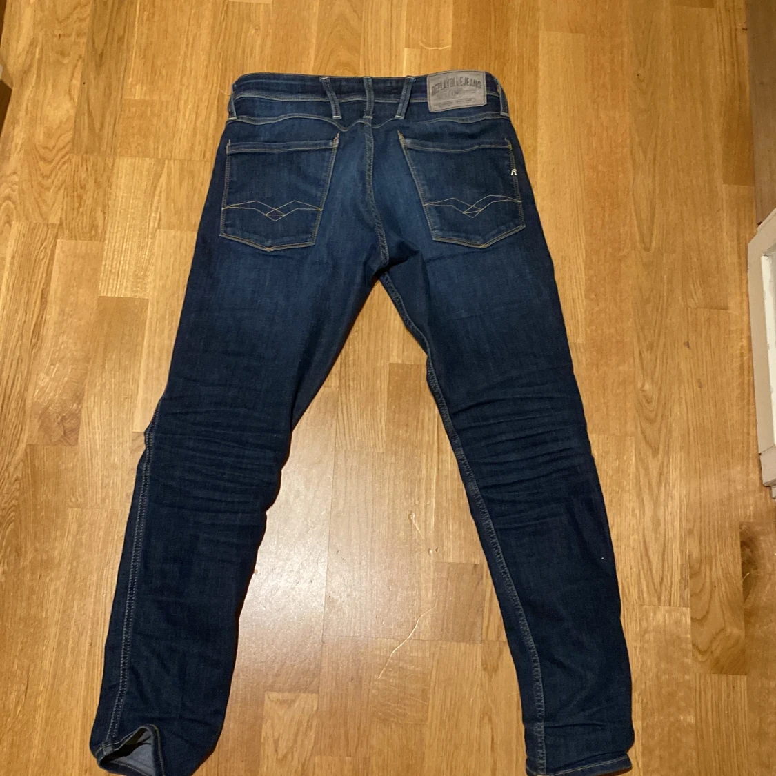 Mörkblå jeans från Replay - 1
