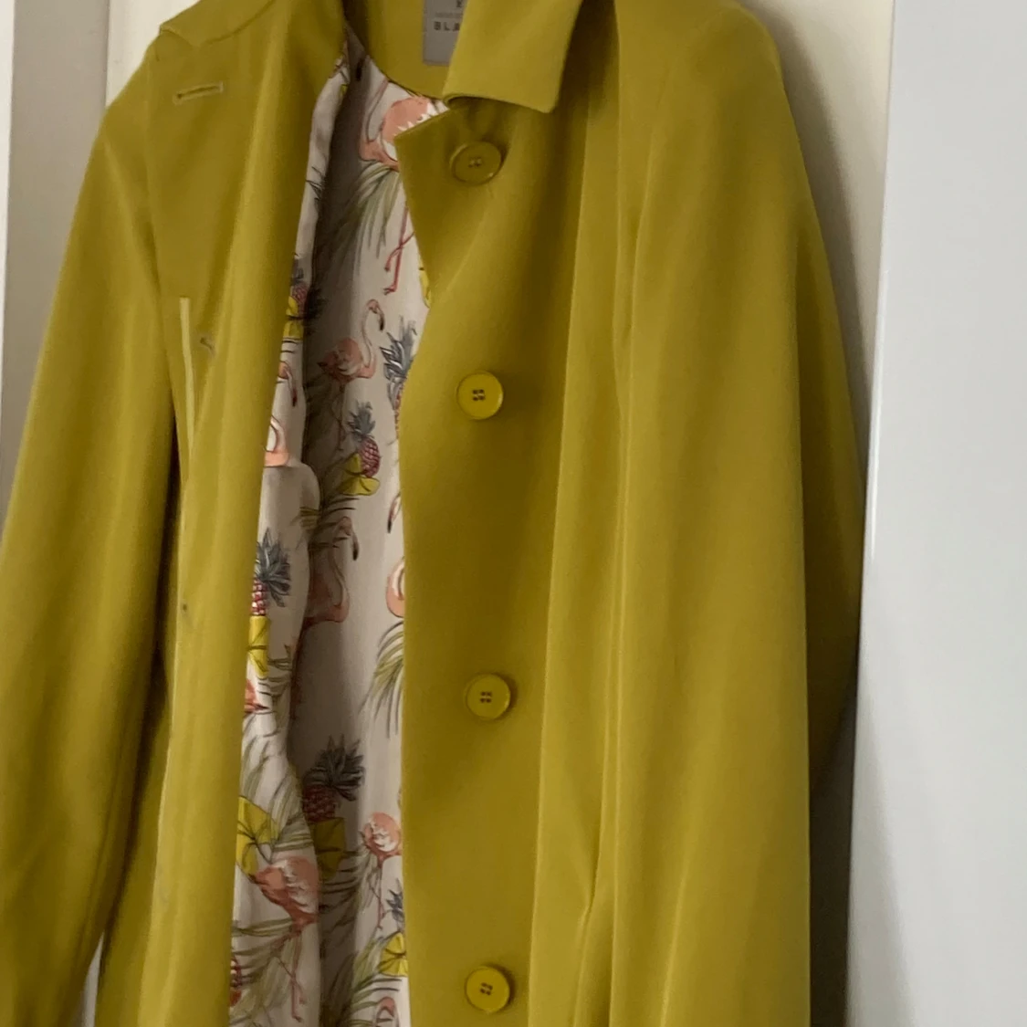 Olivgrön kappa från Fuchs Schmitt.size 38.ny - 1