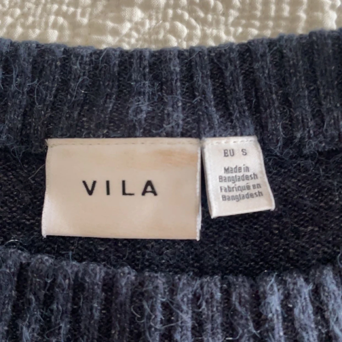 Mörkblå stickad tröja från Vila - 1