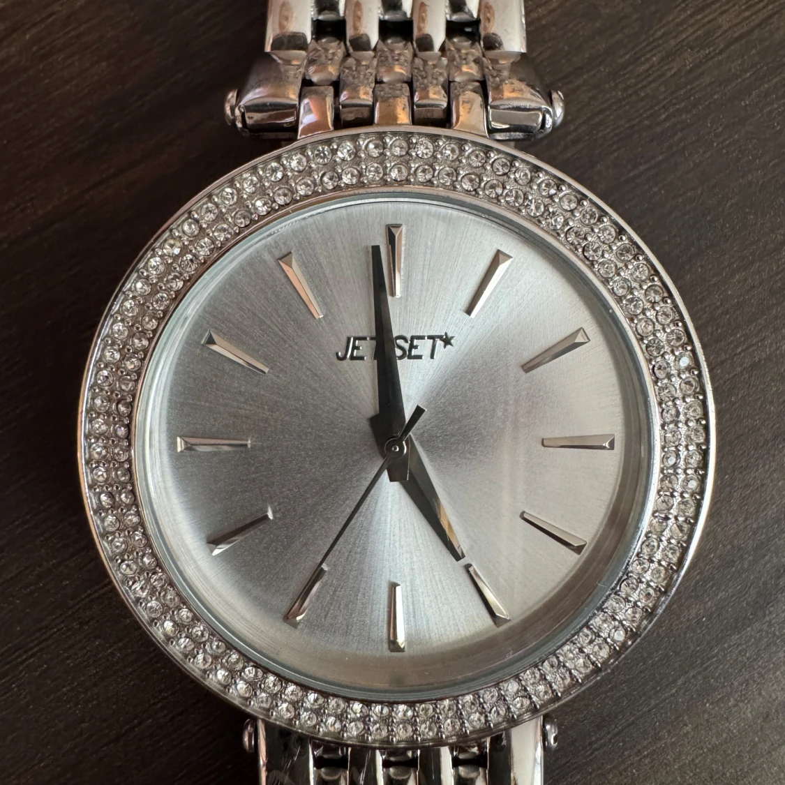 Silverfärgad klocka från Jet Set - 1