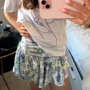 Kjol! - Så snygg kjol i satin material!!