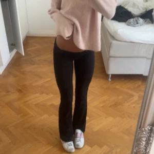 Gina stickad tröja - Säljer denna så fina stickade tröja från Gina som inte säljs längre❤️ passar xs/s nästan aldrig använd