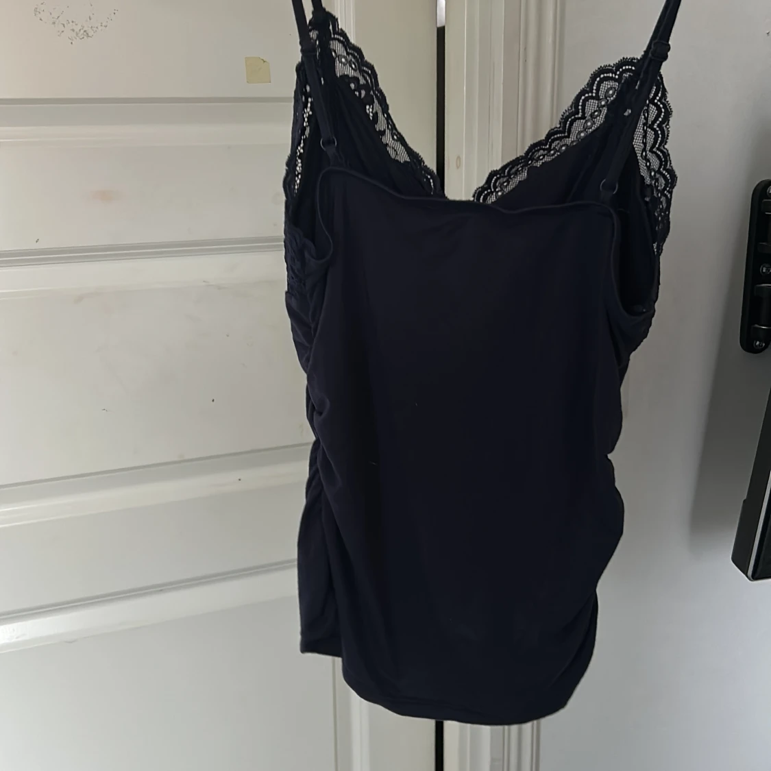 Mörkblå spetslinne - 1