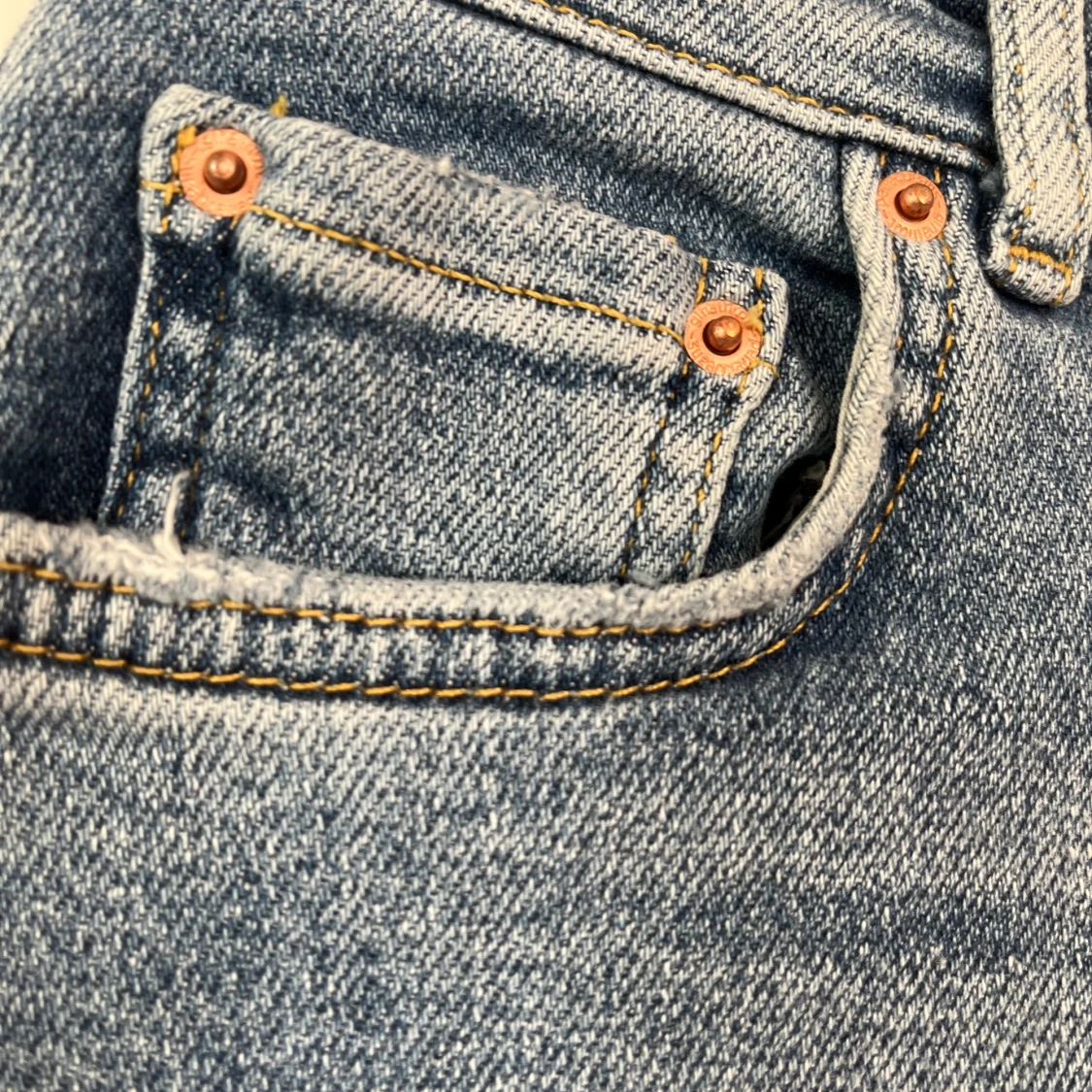 Blå jeans från Gina Tricot - 2