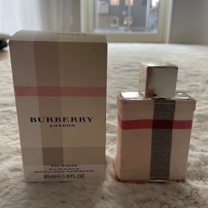 Burberry London Eau de Parfum 50 ml -  Burberry London Eau de Parfum för kvinnor, 50 ml. 80% kvar 