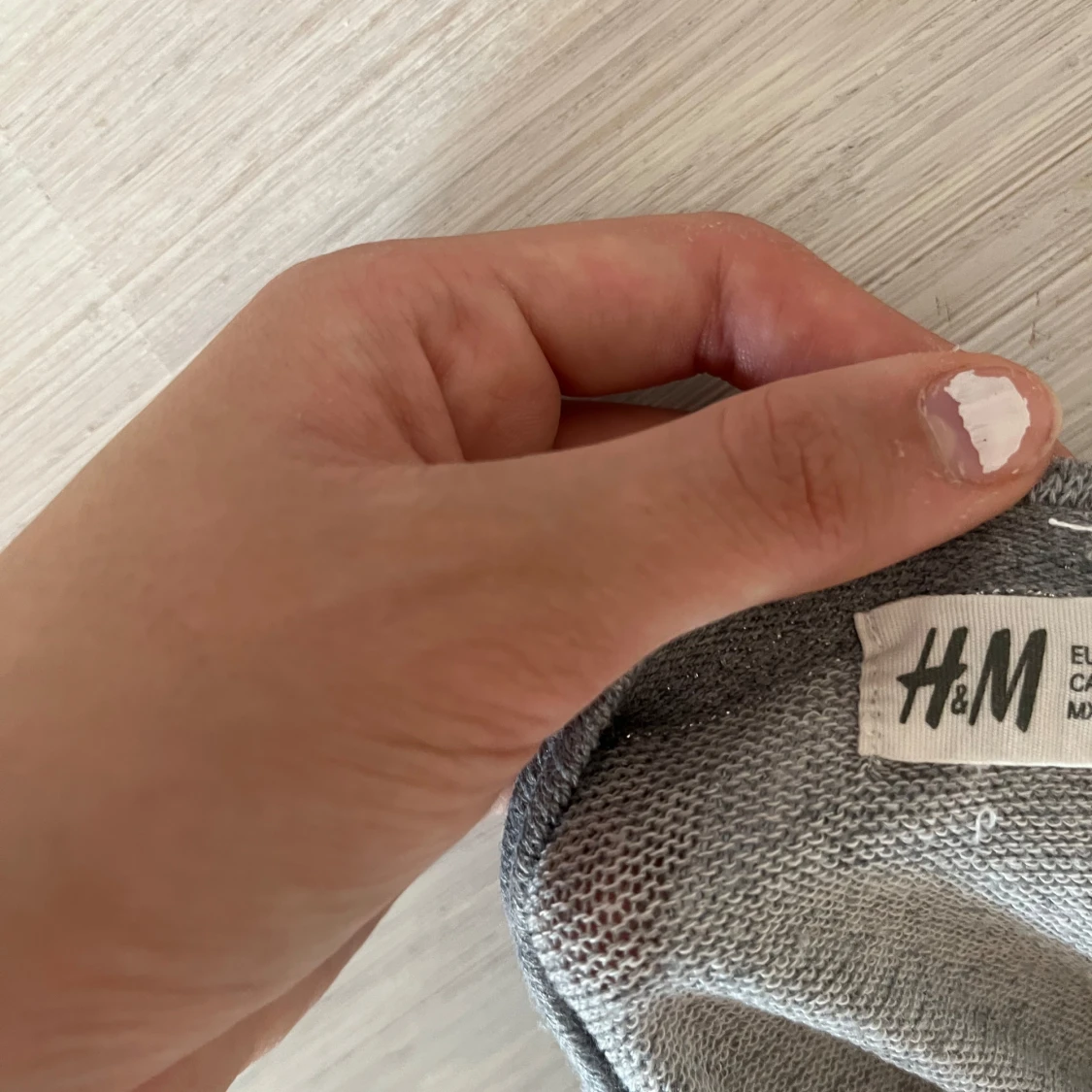 Grå långärmad tröja med hjärtmönster från H&M - 2