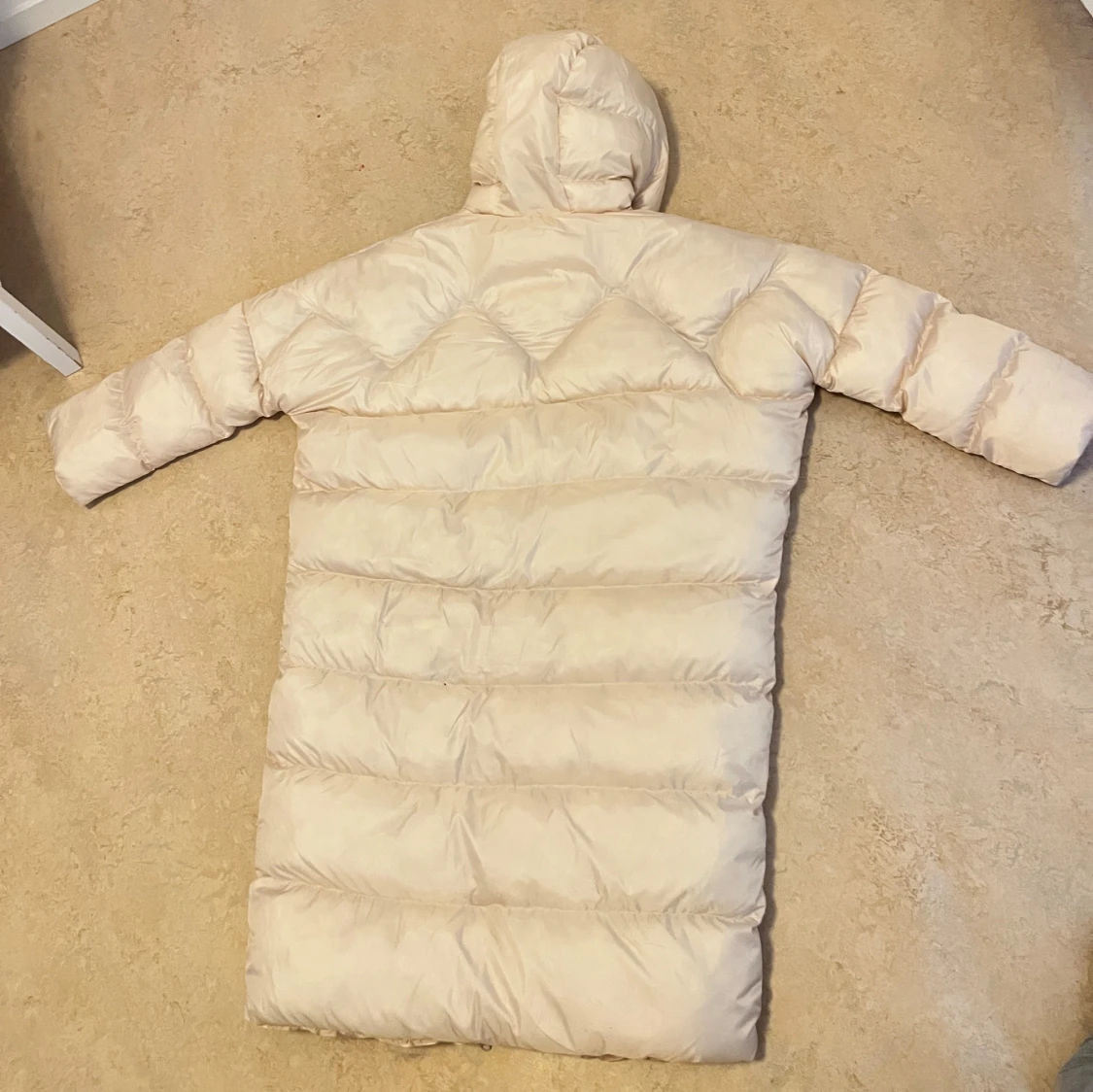 Beige pufferjacka från WPR - 2